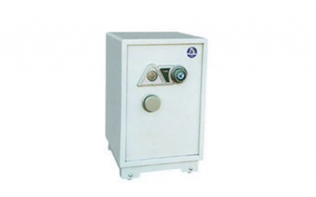 機(jī)械保險(xiǎn)柜（?。? />
                                                                    
                            </a>
                        </div>
                                            </div>
                    <div   id="tmoaoj6"   class="product-detail" boxmh-mh >
                        <ul class="met-showproduct-navtabs ulstyle">
                                                                    <li id="fmfho7b"    class="item-content">
                                    <h4>項(xiàng)目詳情</h4>
                                    <div   id="z7ge6a7"   class="tab-pane met-editor clearfix animation-fade ">
                                        <p style="text-indent: 2em;">南通辦公家具廠家公開了一種雙層保險(xiǎn)柜，所述保險(xiǎn)柜具有雙層結(jié)構(gòu)，在保險(xiǎn)柜的柜體內(nèi)部設(shè)有隔門，所述隔門設(shè)計(jì)為全部由方格構(gòu)成，且其中只有一個(gè)方格可以按下并打開隔門。由于隔門靠近保險(xiǎn)柜的背面，且與保險(xiǎn)柜渾然一體，因而不易讓人發(fā)現(xiàn)柜體里面還設(shè)有一隔層，可以達(dá)到保護(hù)隔層內(nèi)物品的目的，用戶可將較貴重的物品放到里層，從而將被盜時(shí)的破壞性降到較低。</p><p style="text-align: center;"><img src="../upload/202302/1676730850782733.jpg"  data-width="690" data-height="380" alt="圖片關(guān)鍵詞" title="圖片關(guān)鍵詞" /></p>                                    </div>
                                </li>
                                
                                                    </ul>
                    </div>
                </div>
                <div   id="z6boq1w"   class="col-lg-4">
                    <div   id="21ubm3k"   class="product-intro">
                        <h1 class=